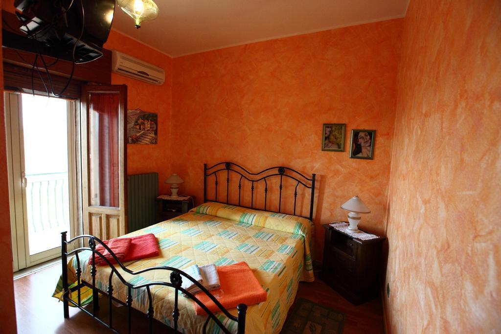 Casa Albergo La Terza Stella Agira Cameră foto
